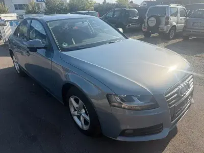 Gebraucht Audi A4 Attraction 120 PS (88 kW) 2009 Sphärenblau metallic (metallic) Limousine