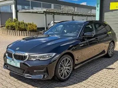 Używany BMW 320 Advantage 190 KM (139 kW) 2020 Czarny Sedan/Limuzyna