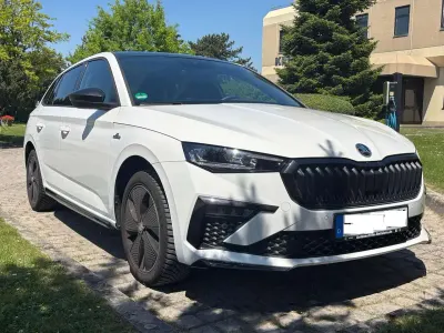 Gebraucht Skoda Scala Monte Carlo 150 PS (110 kW) 2024 Weiß Kleinwagen