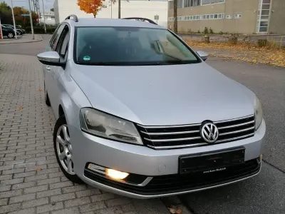 Gebraucht VW Passat 105 PS (77 kW) 2011 Grau Kombi