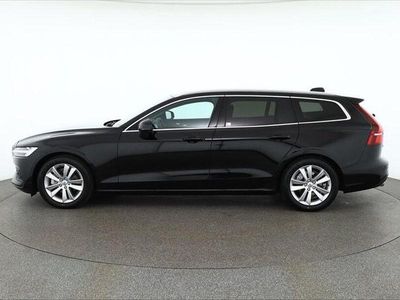 Gebraucht Volvo V60 Momentum 190 PS (139 kW) 2019 Schwarz Kombi