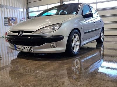 Second-hand Peugeot 206 Filou 75 CP (55 kW) 2000 Argintiu Berlinǎ