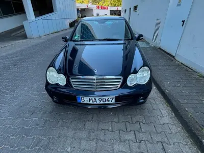 Gebraucht Mercedes C220 150 PS (110 kW) 2006 Andere farben Limousine