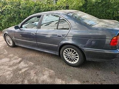 BMW 523