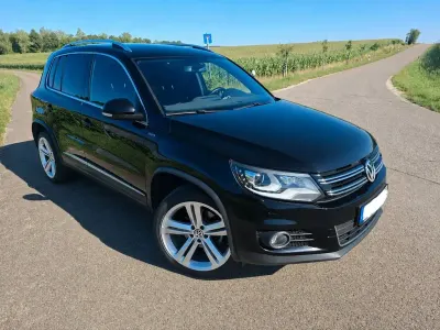 Gebraucht VW Tiguan LOUNGE 140 PS (102 kW) 2015 Schwarz SUV