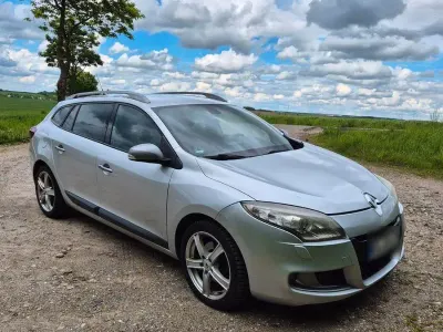 Używany Renault Mégane GrandTour GT 160 KM (117 kW) 2012 Srebrny Kombi