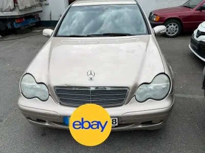 Gebraucht Mercedes C220 143 PS (105 kW) 2004 Gold Limousine