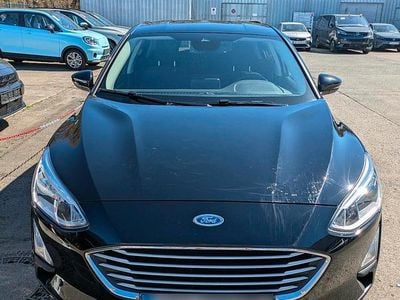 Gebraucht Ford Focus Cool & Connect 101 PS (74 kW) 2019 Schwarz Limousine