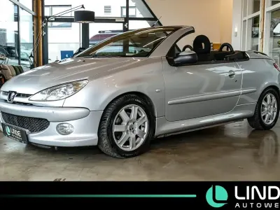 Gebraucht Peugeot 206 CC Filou 109 PS (80 kW) 2003 Silber Cabrio