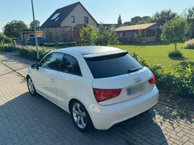 Gebraucht Audi A1 90 PS (66 kW) 2014 Weiß Kleinwagen