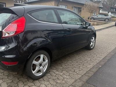 Usata Ford Fiesta SYNC Edition 95 CV (69 kW) 2015 Nero Utilitaria