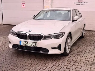Gebraucht BMW 320 Sport Line 190 PS (139 kW) 2019 Weiß Limousine