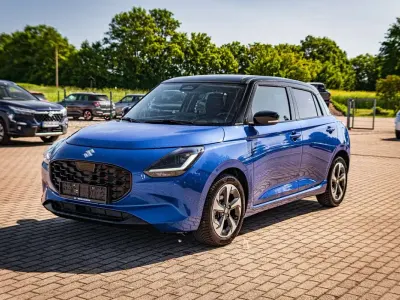 Gebraucht Suzuki Swift Comfort+ 83 PS (61 kW) 2024 Frontier/super black pearl met Kleinwagen