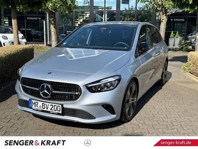 Gebraucht Mercedes B200 Night 163 PS (119 kW) 2025 Silber Van / Kleinbus