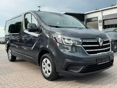 Gebraucht Renault Trafic 150 PS (110 kW) 2023 Grau Van / Kleinbus