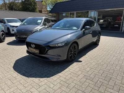 Neu Mazda 3 Nagisa 140 PS (102 kW) 2026 Blau Limousine