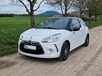Gebraucht Citroën DS3 Chic 95 PS (69 kW) 2011 Weiß Kleinwagen