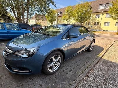Second-hand Opel Cascada 140 CP (102 kW) 2013 Albastru Cabrio