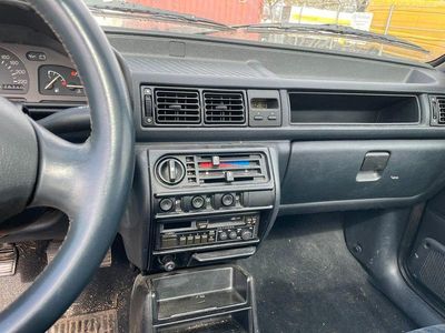 Second-hand Ford Fiesta Futura 88 CP (64 kW) 1994 Negru Hatchback