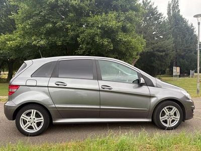 Mercedes B200