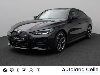 Gebraucht BMW i4 Sport Line 400 kW (544 PS) 2023 Saphirsxhwarz metallic475schwarz Limousine
