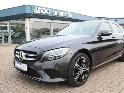 Gebraucht Mercedes C300e Avantgarde 306 PS (225 kW) 2021 Andere Limousine