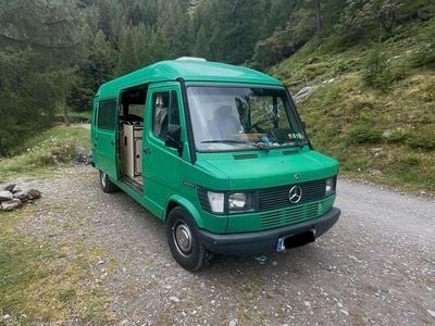 Grün Gebraucht 1993 Mercedes T1 Van | 12.000 €