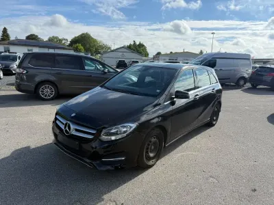 Gebraucht Mercedes B200 156 PS (114 kW) 2016 Schwarz Kleinwagen
