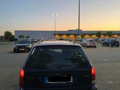 Gebraucht Ford Focus 100 PS (73 kW) 2004 Blau Kombi