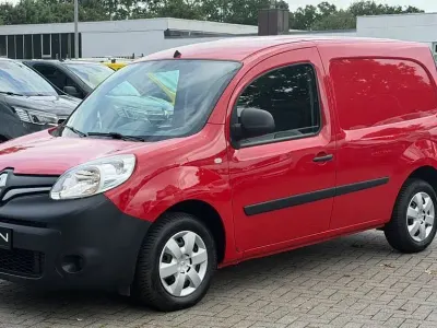 Gebraucht Renault Kangoo 95 PS (69 kW) 2021 Rot Van / Kleinbus