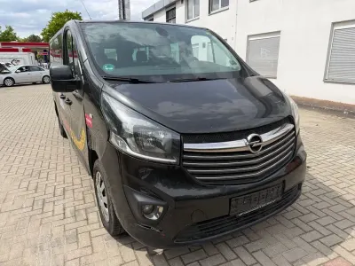 Usata Opel Vivaro 125 CV (91 kW) 2016 Nero Monovolume