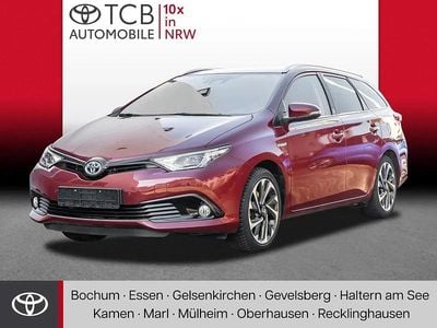 Gebraucht Toyota Auris Team 99 PS (72 kW) 2018 Red mc. Limousine