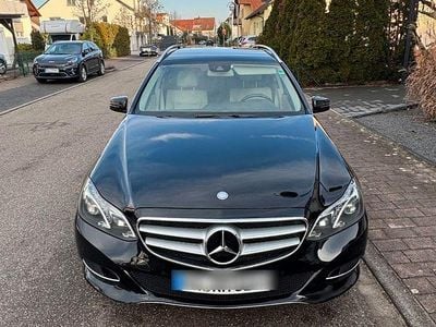 Gebraucht Mercedes E220 170 PS (125 kW) 2013 Schwarz Kombi