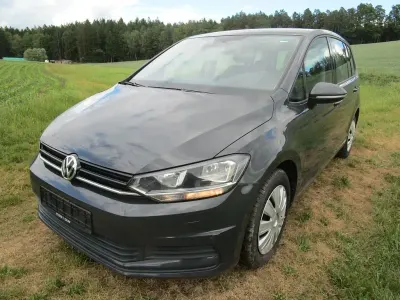 Gebraucht VW Touran Trendline 116 PS (85 kW) 2019 Grau Van / Kleinbus
