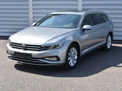 Gebraucht VW Passat Elegance 150 PS (110 kW) 2023 Silber Kombi