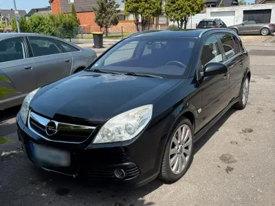 Gebraucht Opel Signum 155 PS (114 kW) 2007 Schwarz Kleinwagen