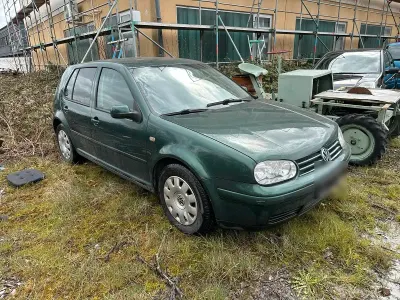 Second-hand VW Golf III 101 CP (74 kW) 1998 Verde Berlinǎ