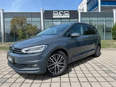 Gebraucht VW Touran Comfortline 150 PS (110 kW) 2025 Grau Van / Kleinbus