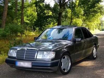 Gebraucht Mercedes E230 132 PS (97 kW) 1990 Grau Limousine