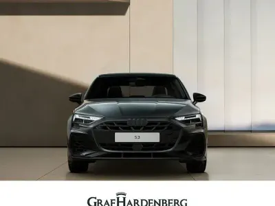 Neu Audi S3 Comfort 333 PS (244 kW) 2025 Grau (individual moonstone) Limousine