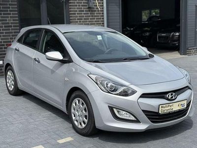 Gebraucht Hyundai i30 Classic 99 PS (72 kW) 2014 Silber Kleinwagen