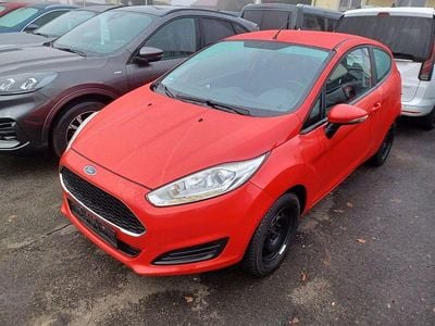 Rot Gebraucht 2016 Ford Fiesta Trend Kleinwagen | 5.990 € (Fairer Preis)