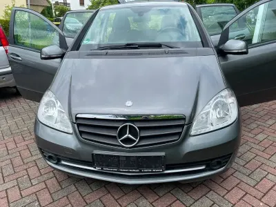 Gebraucht Mercedes A150 Avantgarde 95 PS (69 kW) 2009 Grau Van / Kleinbus
