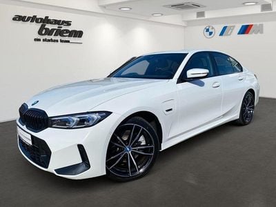 Gebraucht BMW 320e M Sport 163 PS (119 kW) 2023 Alpinweiß uni Limousine