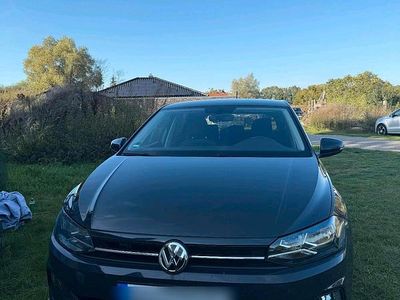 Grau Gebraucht 2019 VW Polo Kleinwagen | 15.000 €