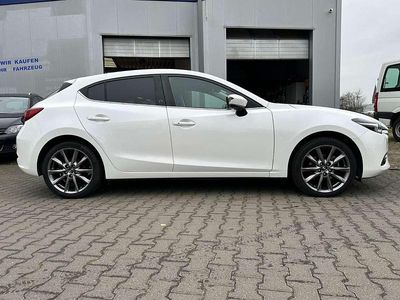 Gebraucht Mazda 3 Signature 120 PS (88 kW) 2018 Weiß Limousine