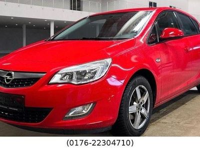 Usata Opel Astra Selection 101 CV (74 kW) 2011 Rosso Berlina