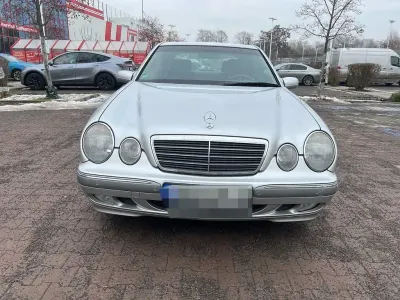 Brugt Mercedes E270 Elegance 170 HK (125 kW) 2002 Sølv Sedan