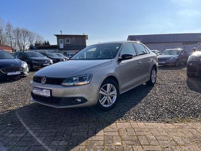 Gebraucht VW Jetta Match 122 PS (89 kW) 2013 Beige Limousine