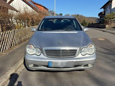 Gebraucht Mercedes C220 Classic 143 PS (105 kW) 2003 Silber Limousine
